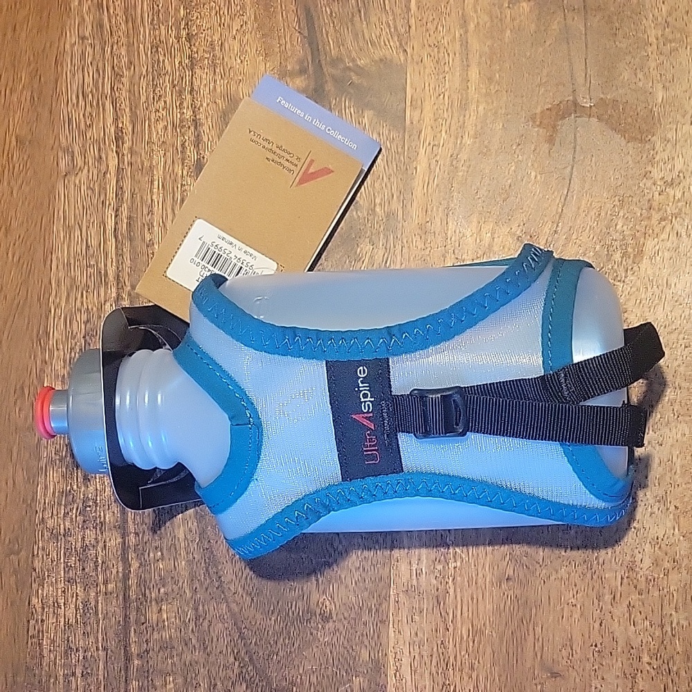 Ultraspire 550 Pocket Handheld NWT